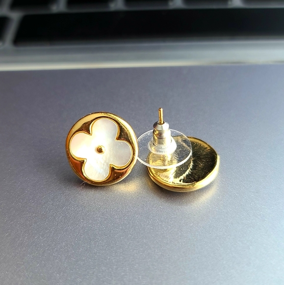 Flower earrings - Picture 4 of 7